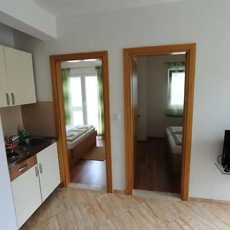 Knezevic * Makarska